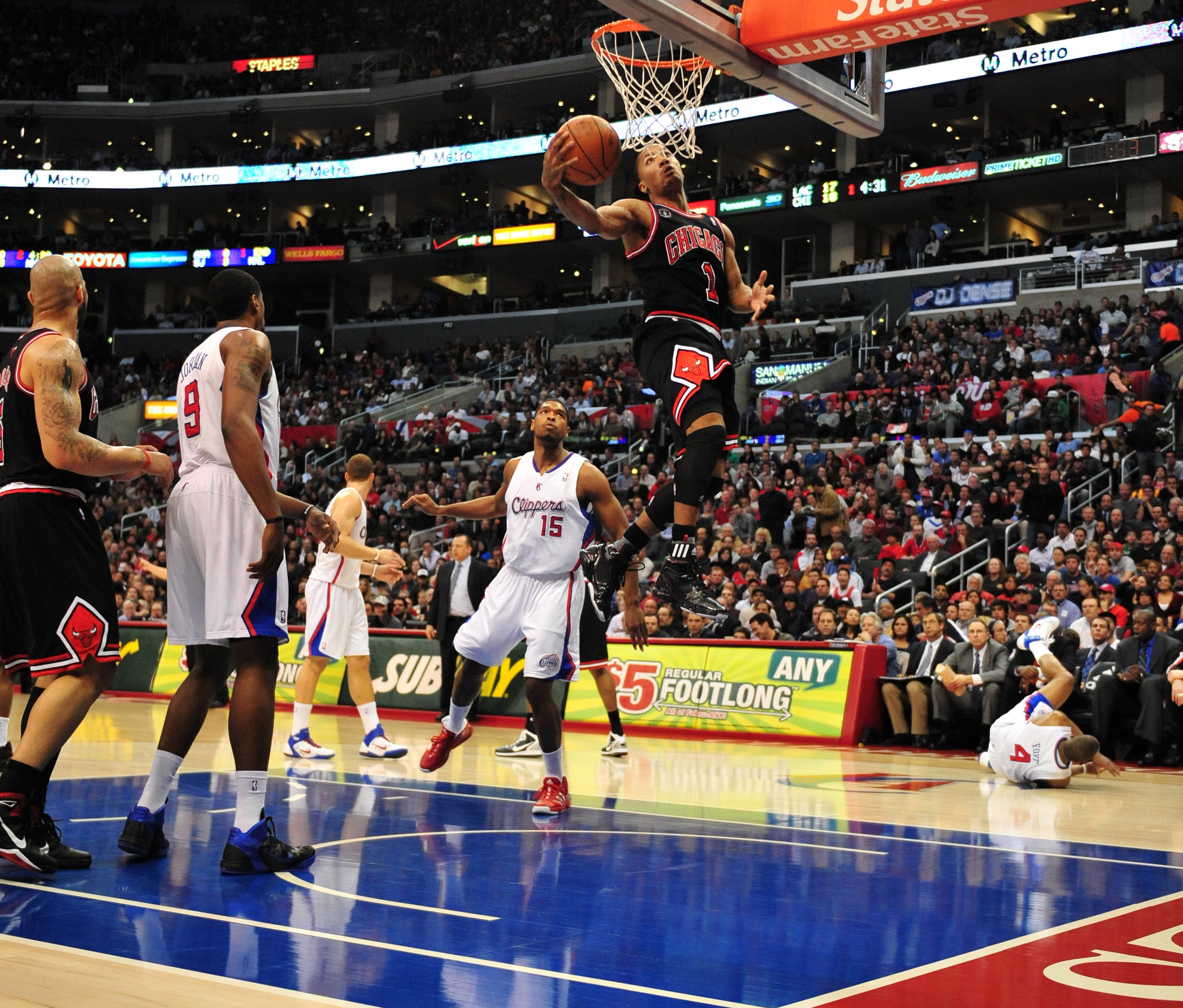 开云体育直播-保罗：人们常说防罗斯要让一步放投篮 你让步就得被隔扣