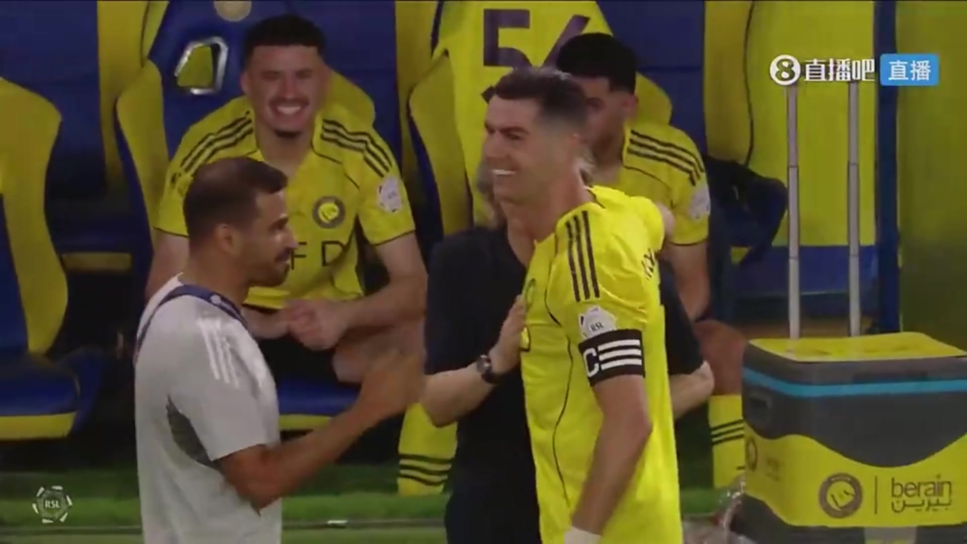 kaiyun-利雅得胜利主帅询问C罗是否愿意被换下，C罗点头同意